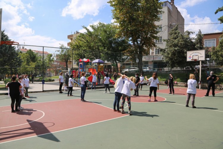 Kadınlara &ouml;z savunma eğitimi verildi