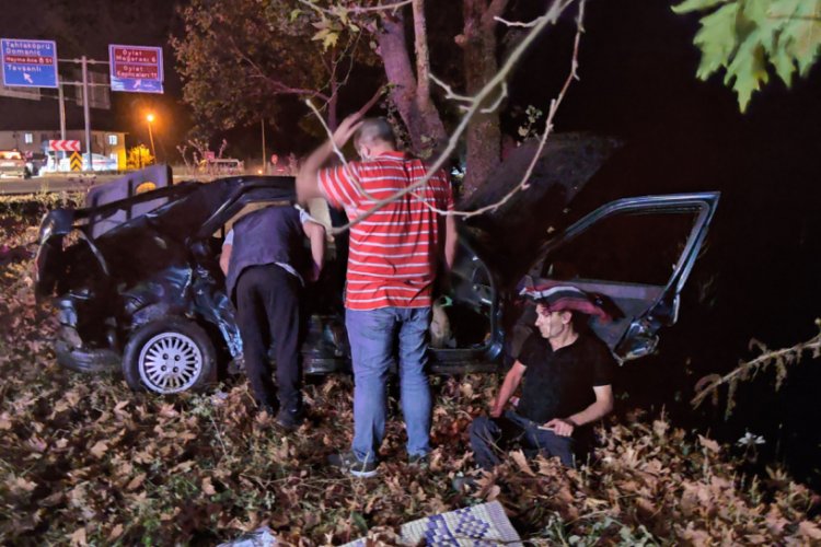 Bursa'da iki otomobil çarpıştı