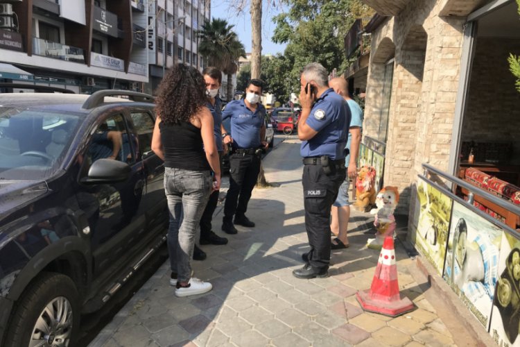 Tacize uğradığını iddia eden kadın, tacizcisini bı&ccedil;aklayıp ka&ccedil;tı