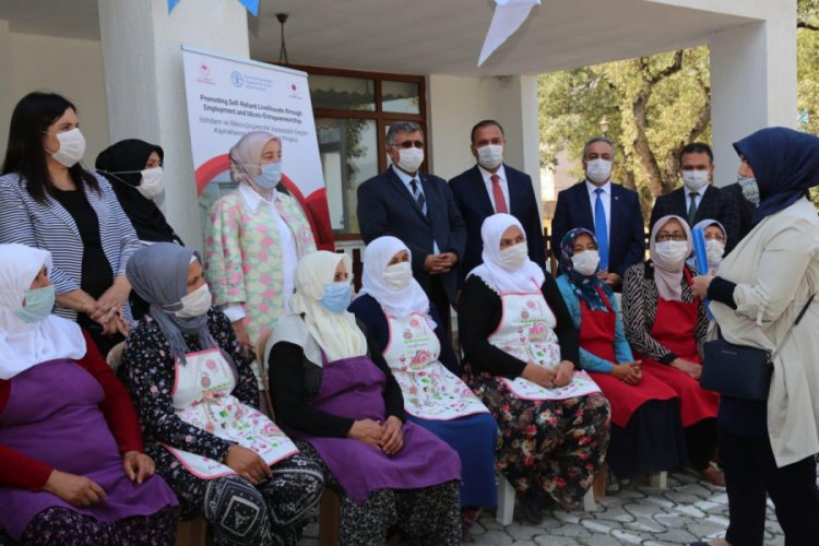 AK Parti Bursa Milletvekili Gözgeç, kadın kooperatifleri ile bir araya geldi