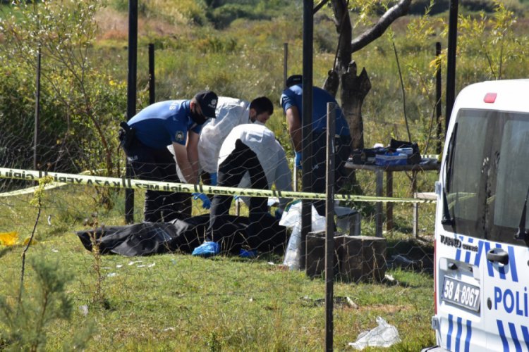 Evlilik hazırlığı yaptığı kadın ile annesini &ouml;ld&uuml;r&uuml;p, yaşamına son verdi!