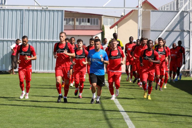 Sivasspor, Erzurumspor ma&ccedil;ı hazırlıklarını s&uuml;rd&uuml;rd&uuml;
