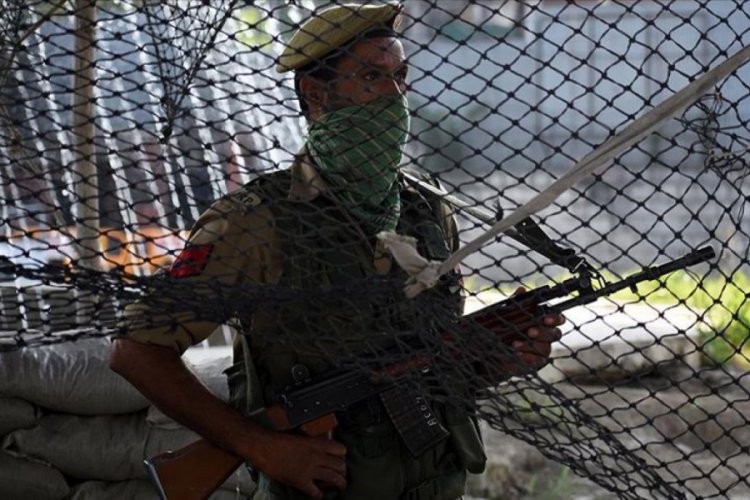 Cammu Keşmir'de &ccedil;atışma: 4 &ouml;l&uuml;