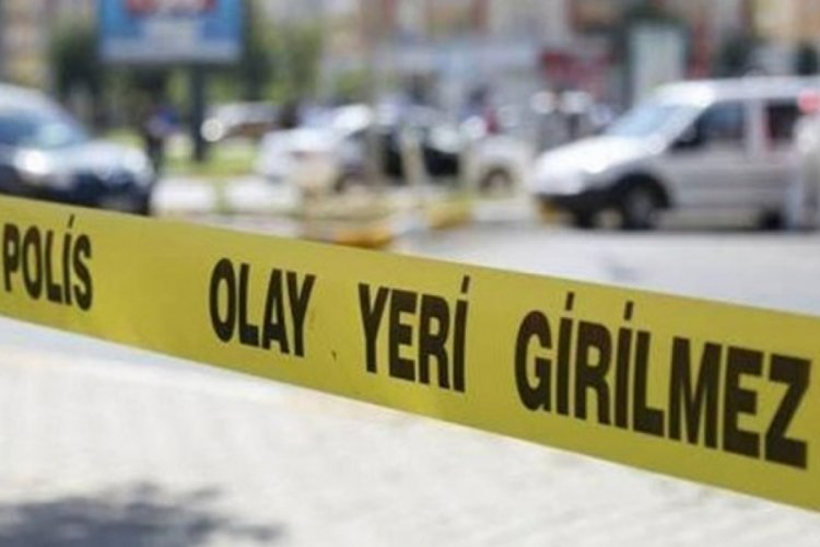 &Ccedil;&ouml;p konteyneri yanında bebek cesedi