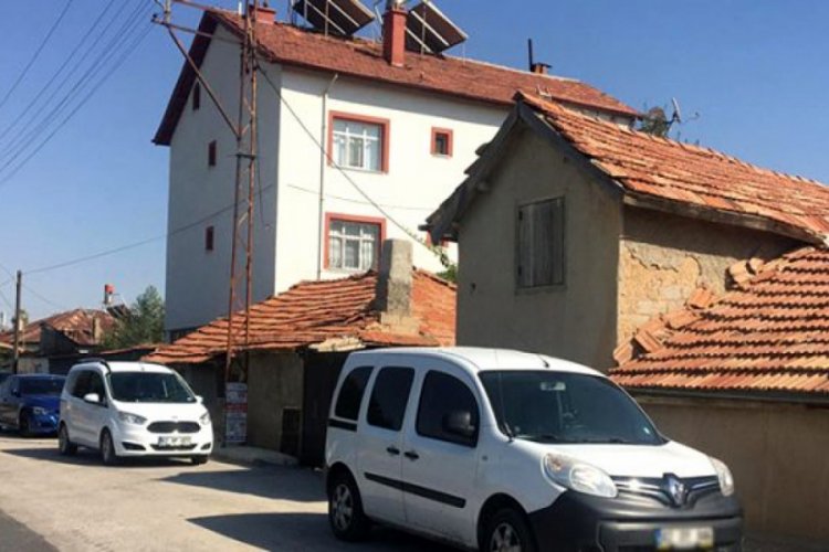 Tartıştığı eşini &ouml;ld&uuml;r&uuml;p sonra intihar etti