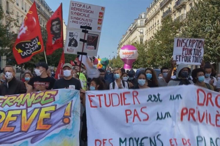 Fransa'da Macron ve h&uuml;k&uuml;met karşıtı protesto