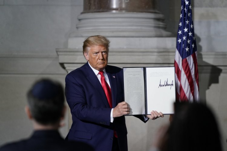 Donald Trump'ın İran ile silah ticareti yapanlara yaptırım planladığı iddiası