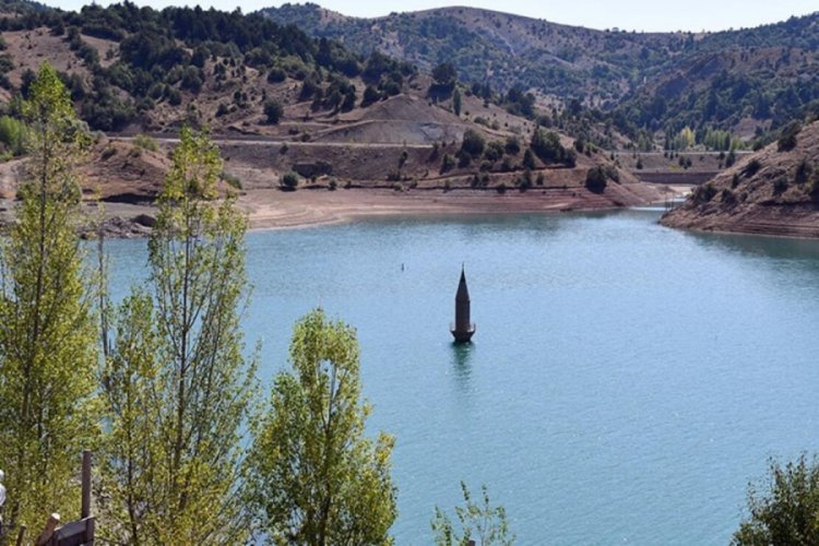 "Sivas'ın Halfeti'si" baraj suyu çekildiğinde kartpostallık görüntüler oluşturdu