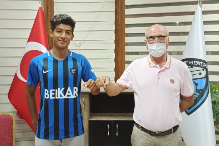 &Ouml;mer &Ccedil;etinbaş ve Berke &Ouml;zg&uuml;n Karacabey Belediyespor'da