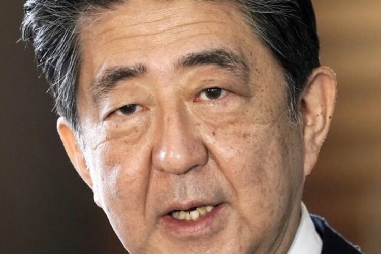 Japonya'da Abe'den tartışmalı tapınağa ziyaret