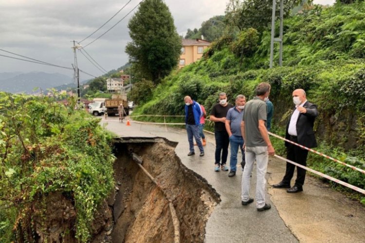 Şiddetli yağmur heyelanlara neden oldu