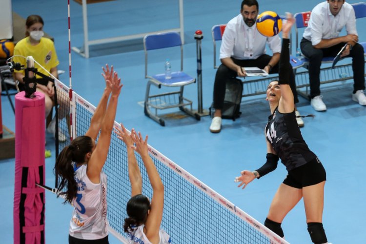 Nil&uuml;fer Belediyespor, Beşiktaş'ı mağlup etti