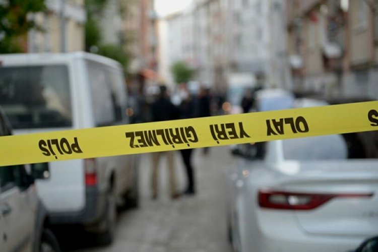 İntihar ettiği ihbarında bulunulan kişinin &ouml;ld&uuml;r&uuml;ld&uuml;ğ&uuml; ortaya &ccedil;ıktı: 3 g&ouml;zaltı