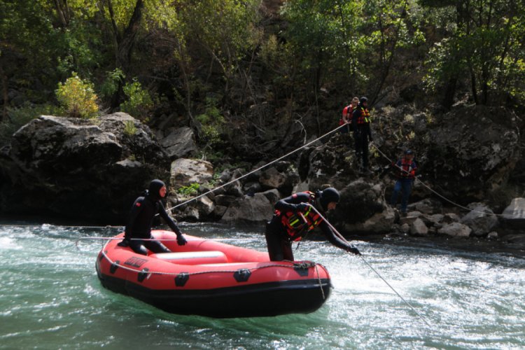 Tunceli'de cansız bedeni bulunan ağabey toprağa verildi, kayıp kardeşi aranıyor