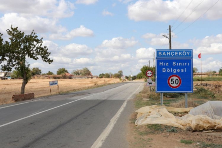 Bah&ccedil;ek&ouml;y'de, iş yerleri ve cami kapatıldı