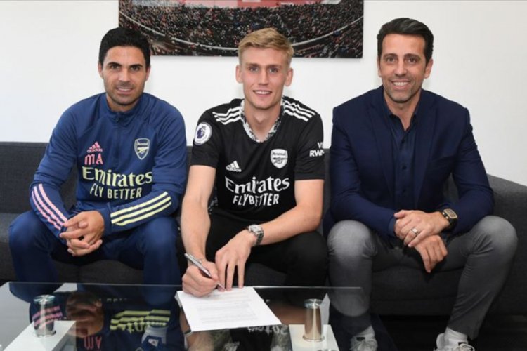 Arsenal, kaleci Alex Runarsson'u transfer etti