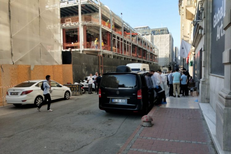 Amerikalı gazeteci aracının i&ccedil;inde &ouml;l&uuml; bulundu