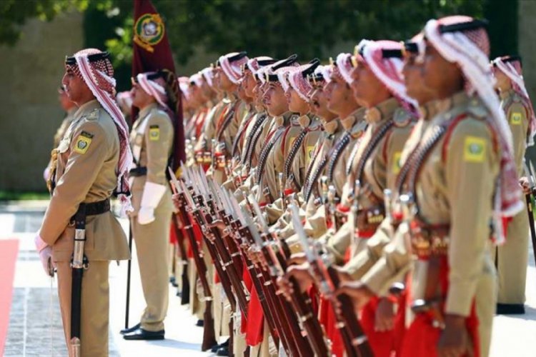 &Uuml;rd&uuml;n'de zorunlu askerliğin yeniden başlaması tartışmalara neden oluyor