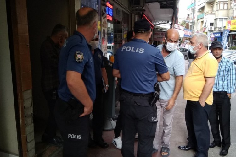 Kuralları hi&ccedil;e sayan 27 kişi oyun salonunda su&ccedil;&uuml;st&uuml; yakalandı