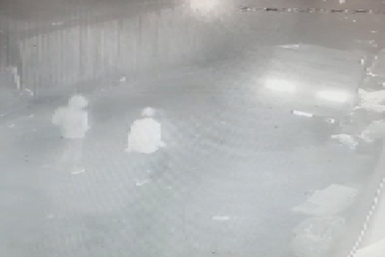 İş yerindeki kasadan 350 bin lira &ccedil;aldılar