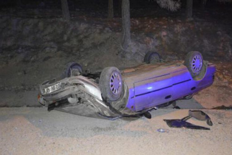Takla atan otomobilin s&uuml;r&uuml;c&uuml;s&uuml; yaralandı