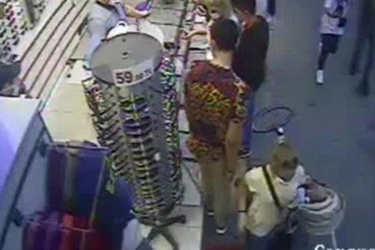 "Sevgili g&ouml;r&uuml;n&uuml;ml&uuml;" hırsızlar kameraya takıldı