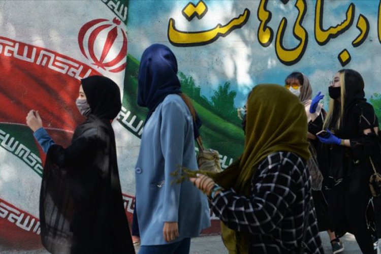 İran'da son 24 saatte 184 kişi Kovid-19'dan hayatını kaybetti
