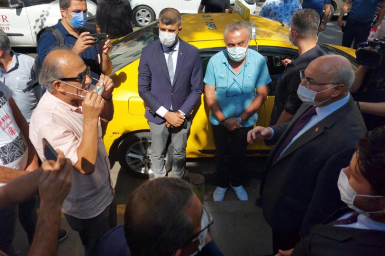 İzmir Valisi K&ouml;şger: Ge&ccedil;en haftaya g&ouml;re son 3 g&uuml;nl&uuml;k vaka sayısında 3'te 1 d&uuml;ş&uuml;ş var
