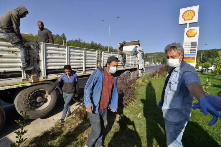 &Ccedil;orum'da 6 d&uuml;zensiz g&ouml;&ccedil;men yakalandı.