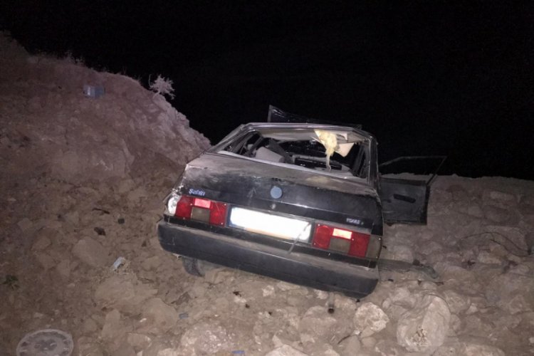 Elazığ'da otomobil 6 metre y&uuml;kseklikten u&ccedil;tu