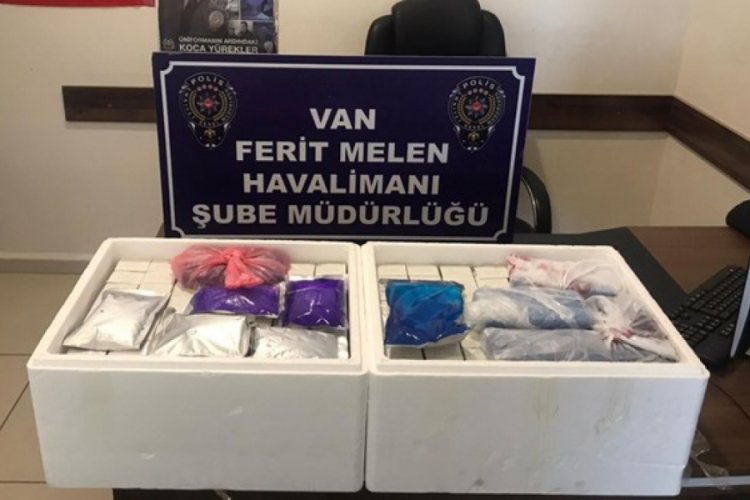 Havalimanında 224 ka&ccedil;ak botoks dolgu &uuml;r&uuml;n&uuml; ele ge&ccedil;irildi