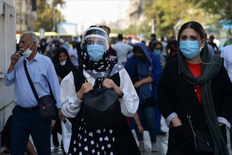 İran'da son 24 saatte 207 kişi Kovid-19'dan hayatını kaybetti