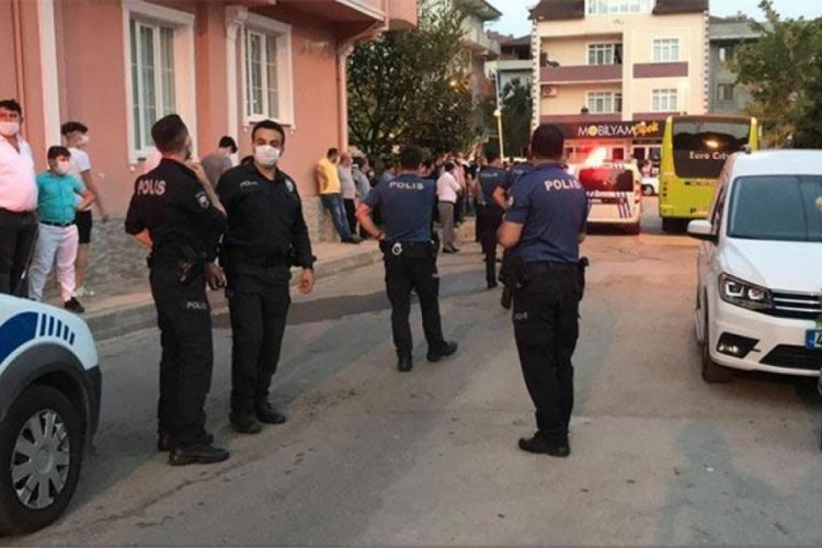 İki komşu aile park yeri nedeniyle birbirine girdi