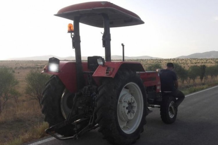 Karantinadan ka&ccedil;an şahıs trakt&ouml;rle seyahat ederken yakalandı