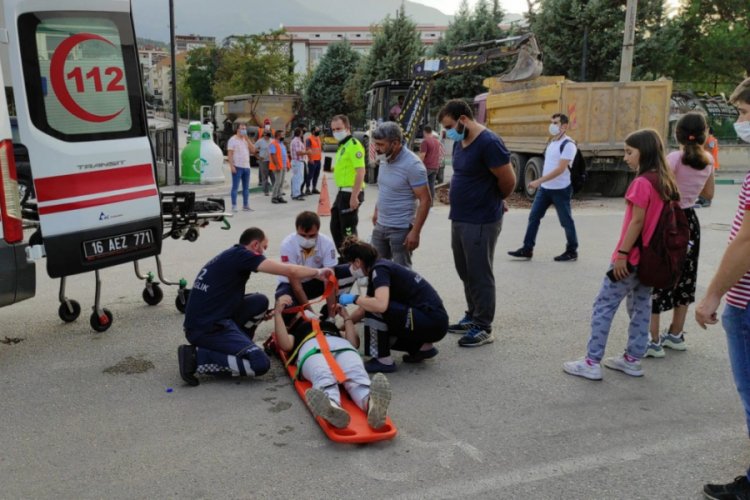 Bursa'da kazada yaralanan arkadaşını telefonla görüntüledi