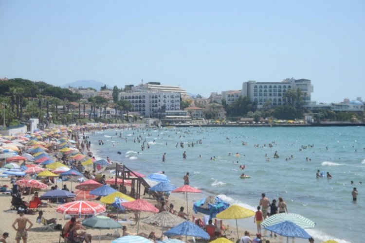 Salgından korunmak isteyen Kuşadası'na koştu