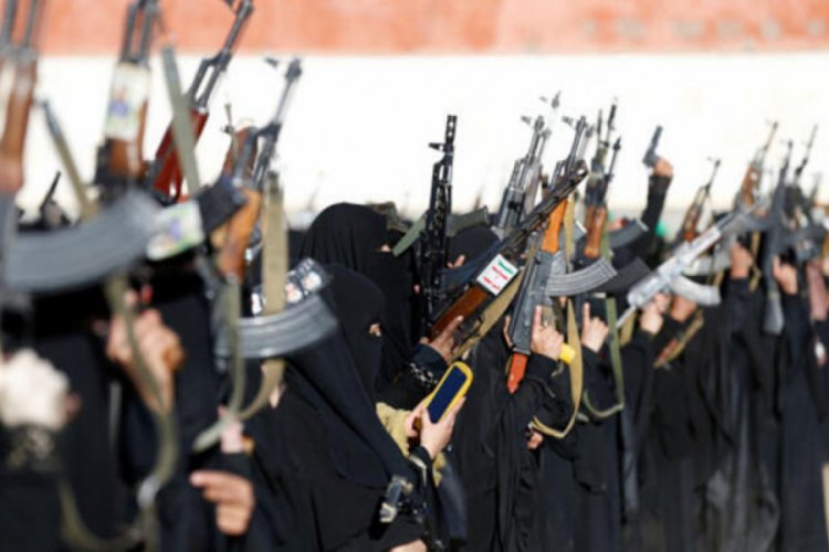 Yemen h&uuml;k&uuml;meti Husileri alıkoydukları 200 kişiyi &ouml;ld&uuml;rmekle su&ccedil;ladı