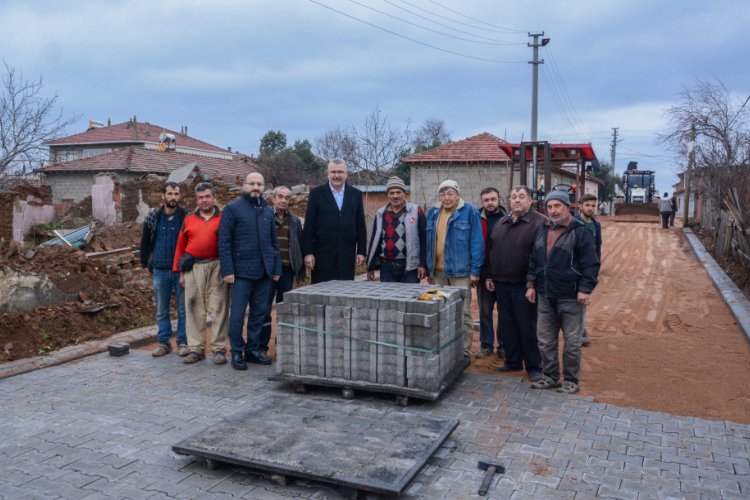 Bursa Karacabey'de parke taşı çalışmaları sürüyor