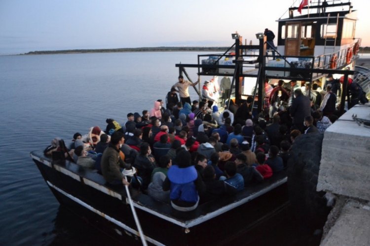 Çanakkale açıklarında 144 sığınmacı yakalandı