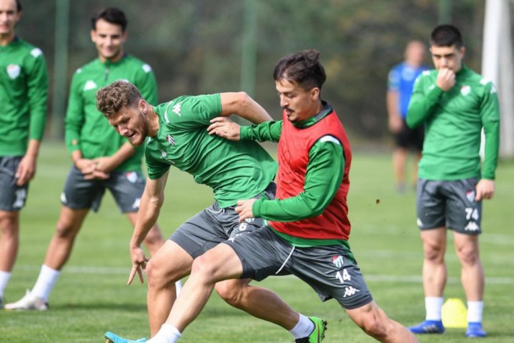 Bursaspor nefes almadan &ccedil;alışıyor