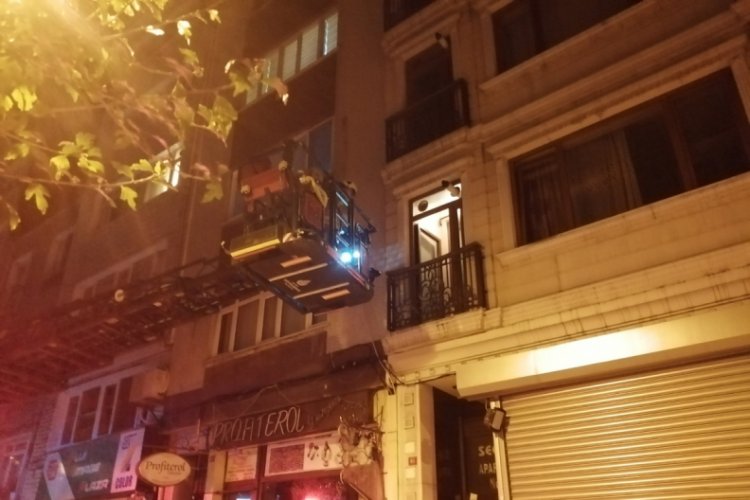 Binadan duyulan kadın &ccedil;ığlığı polisi alarma ge&ccedil;irdi