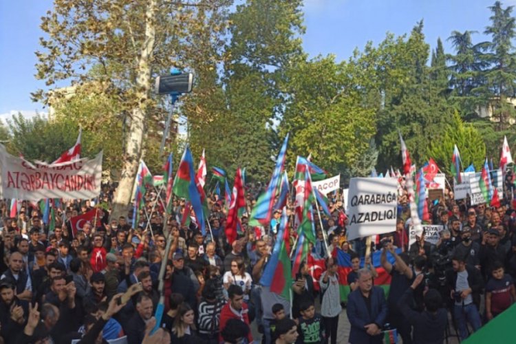 Gürcistan'da Azerbaycan'a destek mitingi
