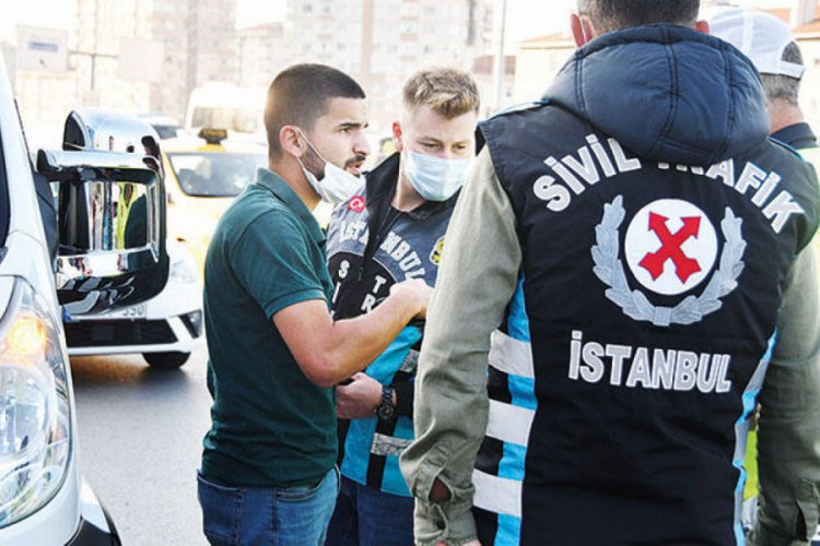 Tam bir maganda: Dayım emniyet amiri, annem katip