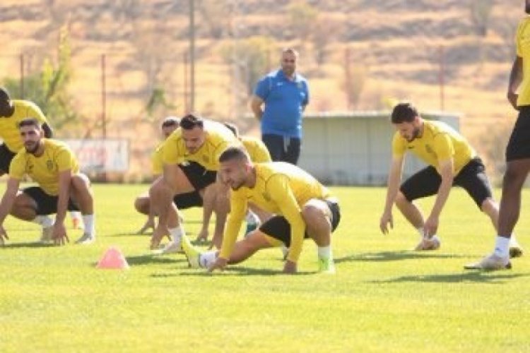 Yeni Malatyaspor'da 4 futbolcunun testi pozitif çıktı ...