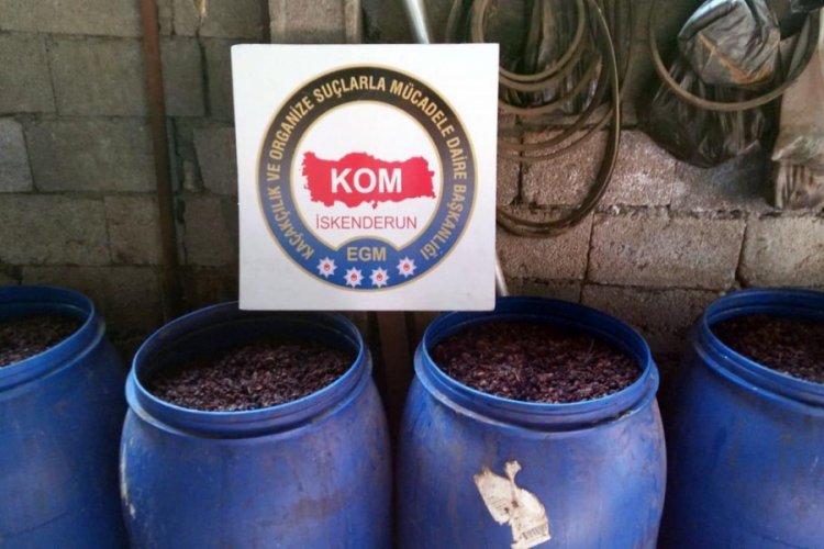 Hatay'da 2 bin 390 litre sahte rakı ele ge&ccedil;irildi