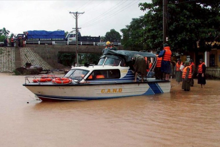 Vietnam'da aşırı yağışların yol a&ccedil;tığı sel ve toprak kaymalarında 84 kişi &ouml;ld&uuml;