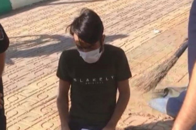 Yolda y&uuml;r&uuml;rken sıkışan ayağı, mazgal kesilerek &ccedil;ıkarıldı