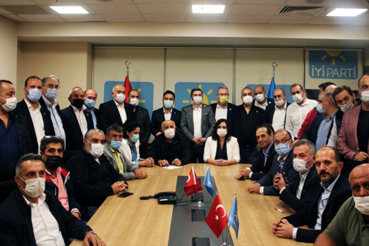 İyi Partili 39 başkan, &Uuml;mit &Ouml;zdağ'ın partiden ihracını talep etti
