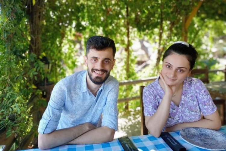 TIR'a &ccedil;arpan otomobildeki Selin &ouml;ld&uuml;, erkek kardeşi yaralı