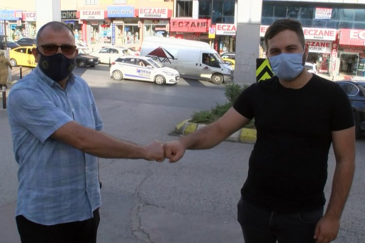 Bankamatikte bulduğu 9 bin lirayı polise teslim etti
